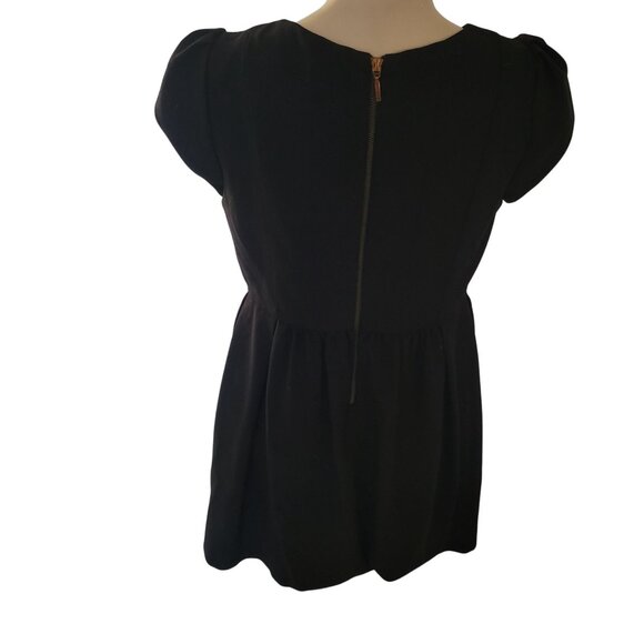 Zara Basic Black‎ Short-Sleeve Dress With Pleated Skirt & Back Zipper Closure - Picture 5 of 8